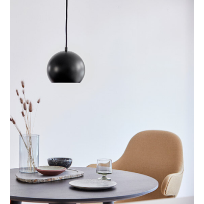FRANDSEN Lampa wisząca Pendant Ball ø18 cm. Kolor czarny