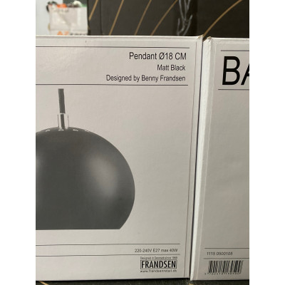 FRANDSEN Lampa wisząca Pendant Ball ø18 cm. Kolor czarny
