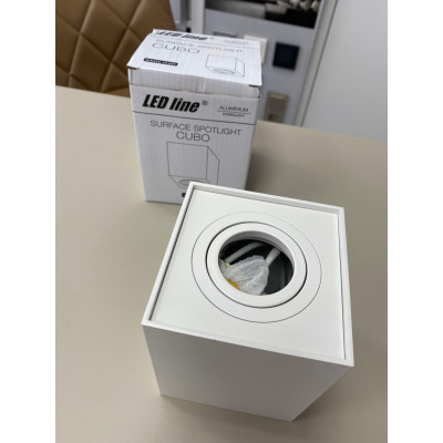 Ledline Oprawa natynkowa punktowa kwadrat Cubo, kolor white matt